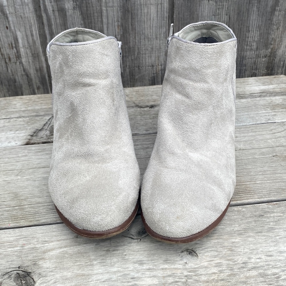 Wild Diva Grey Faux Suede Ankle Booties Size 9